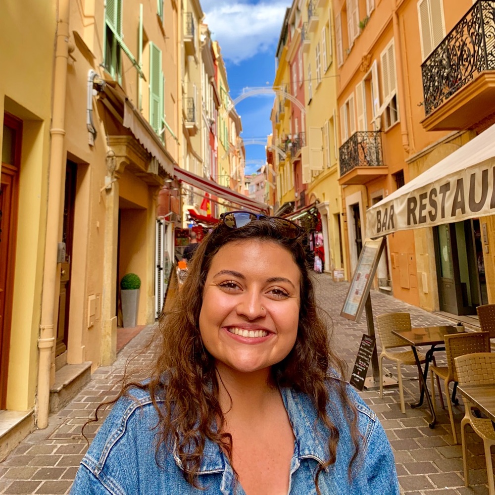 Meet your Posher, Olivia